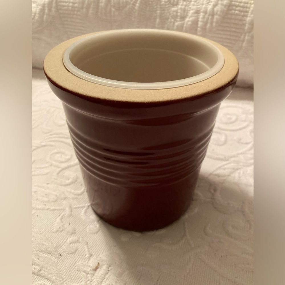 Pampered Chef New Traditions Cranberry Stoneware Crock with Insert - Retired